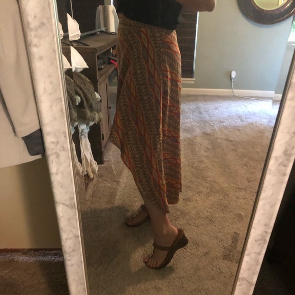 High low skirt - Picture 3 of 3